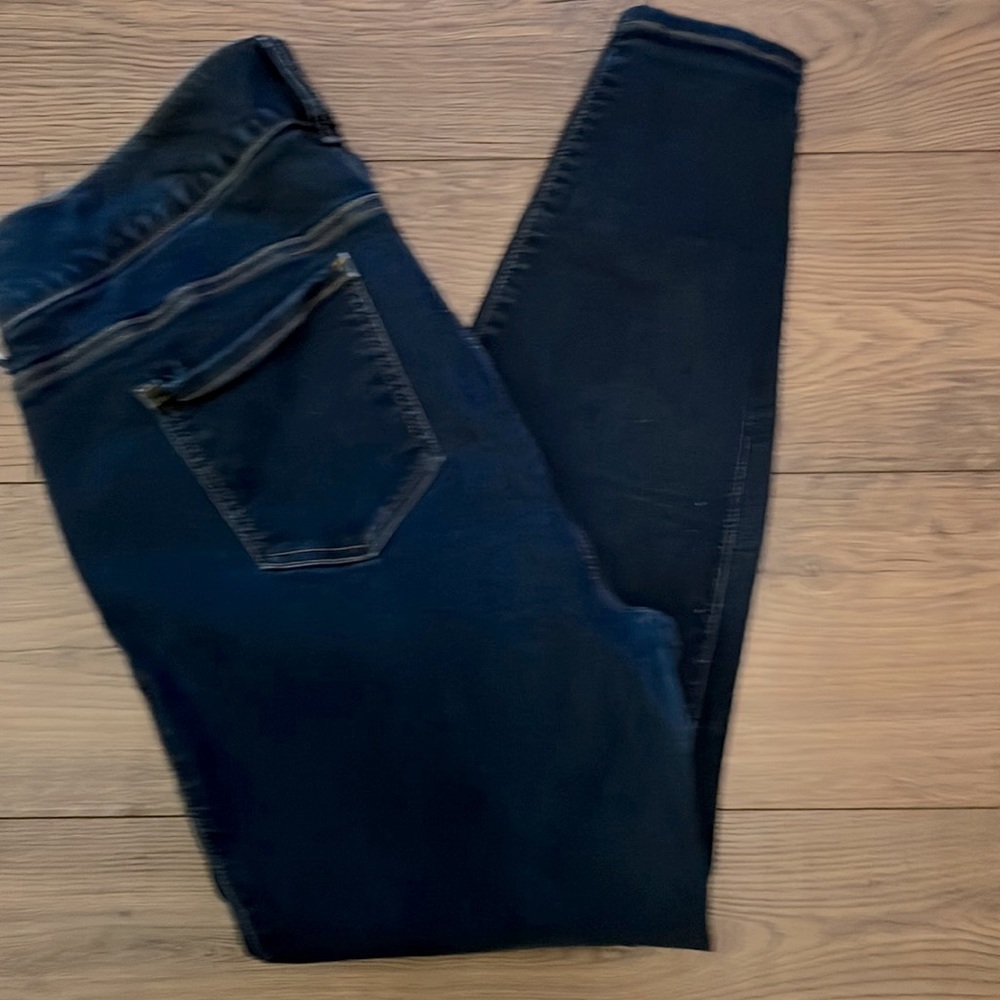 TORRID #FeelTheFit Super Soft Jegging Dk Wash 5 Pocket 3 Button Zipper Entry 18R - Picture 2 of 8